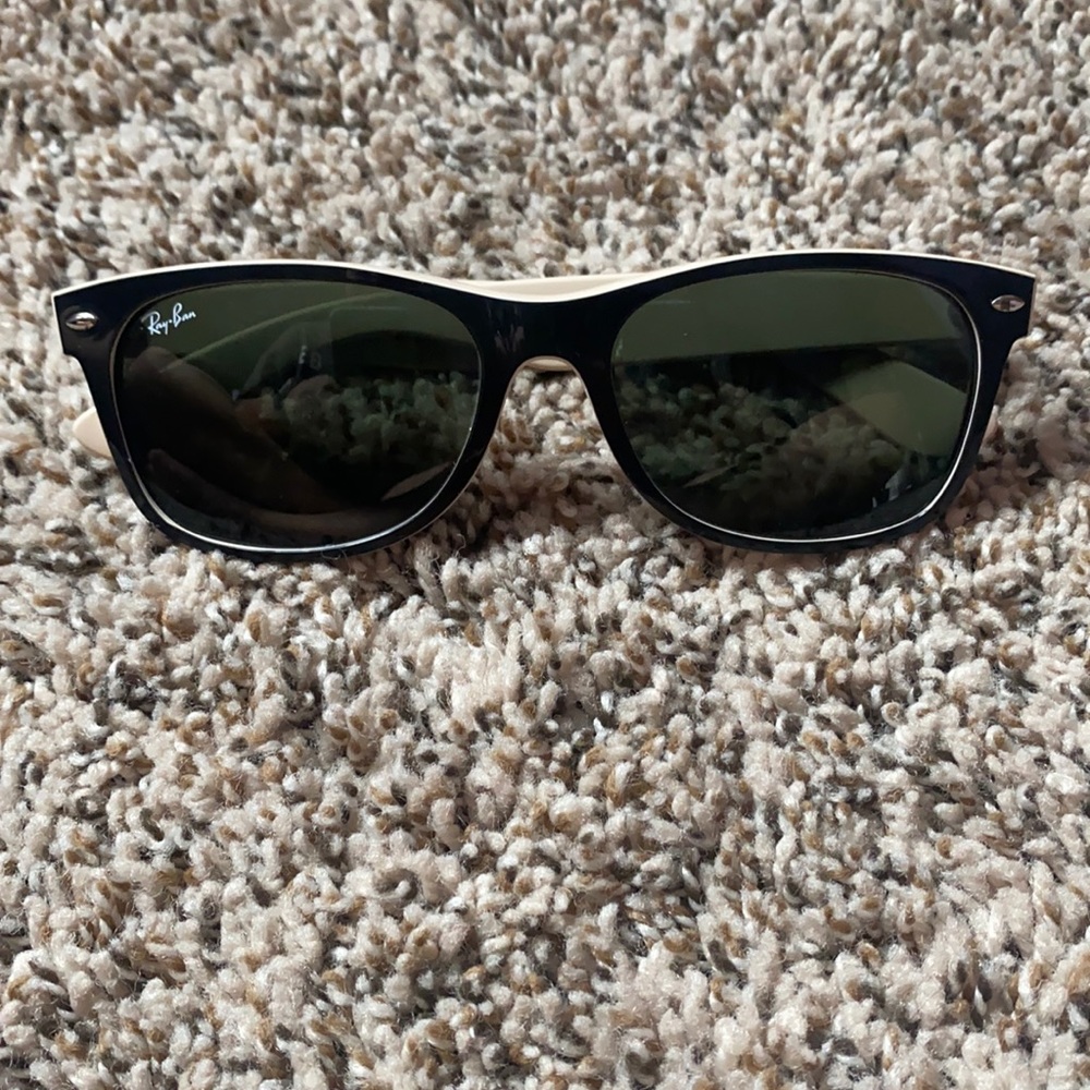 Men’s Rayban Sunglasses